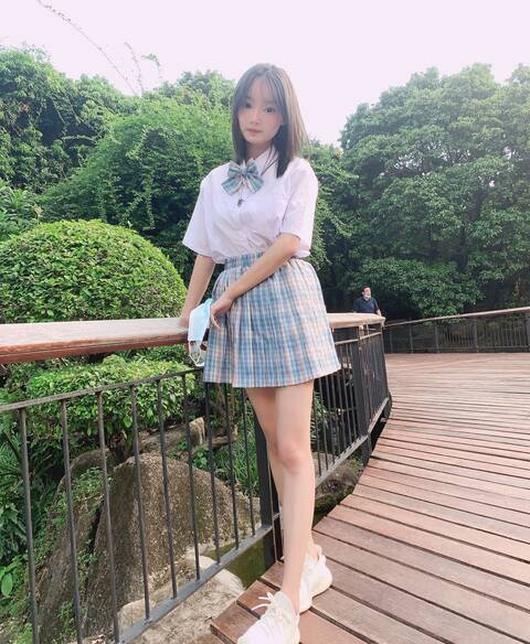 深圳高端外围03年清纯学生