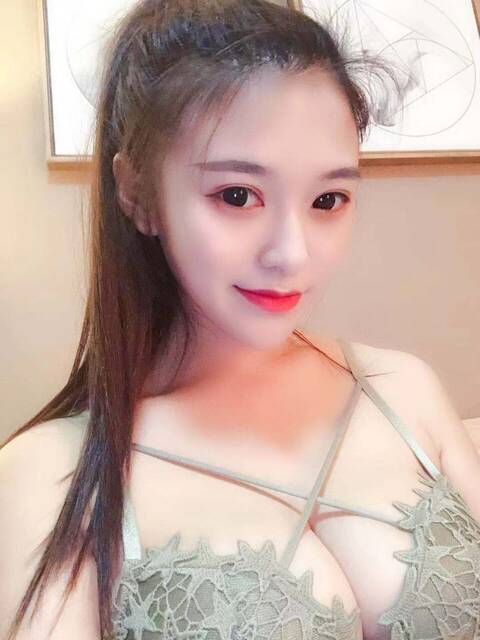 上海高端外围模特大米171酥胸E白嫩可舌吻