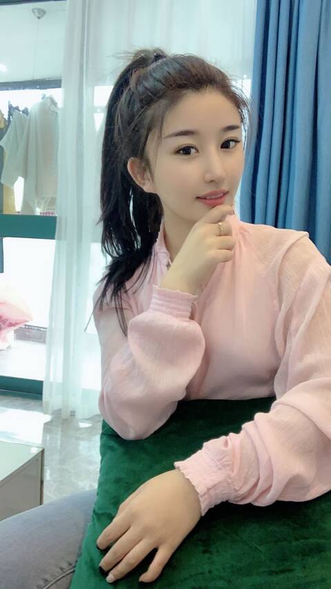 上海高端外围00后168d五官精致