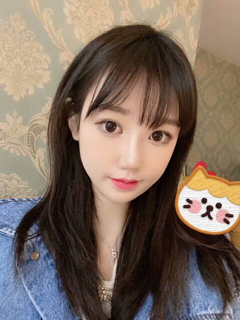 上海外围模特小姐姐02年170丝袜诱惑叫声甜美