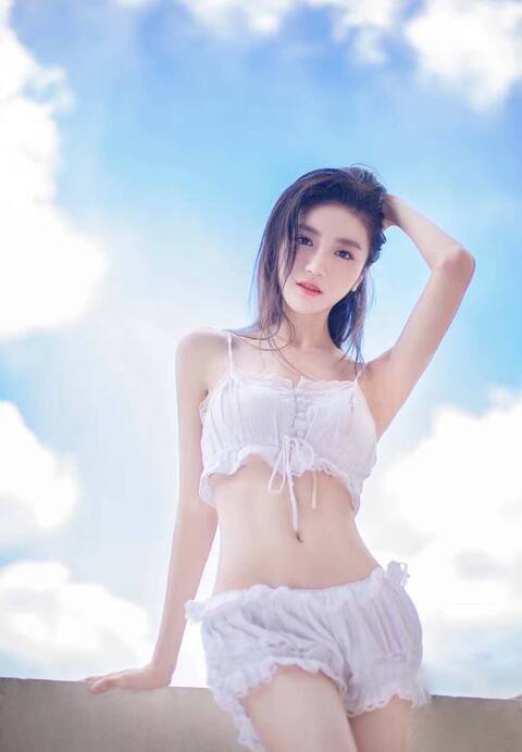 广州高级高端商务外围肤白如新剥鲜菱2