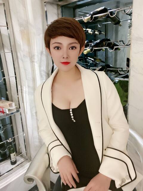 杭州外围短发性感白领兼职良家少妇1