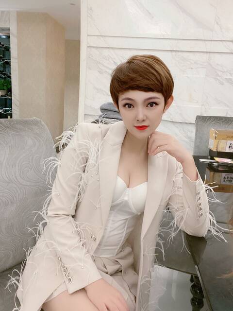 杭州外围短发性感白领兼职良家少妇3