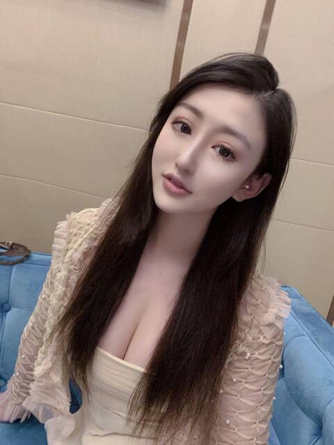 深圳高端外围女微信是多少？深圳高端外围女怎么约？深圳高端外围女靠谱吗？