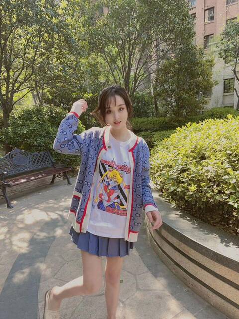 重庆外围女模特联系方式?怎么约重庆外围女模特?