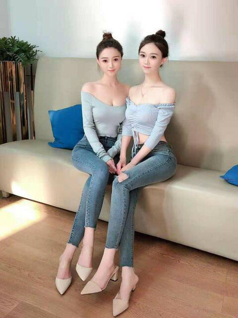 南京外围女模特双胞胎