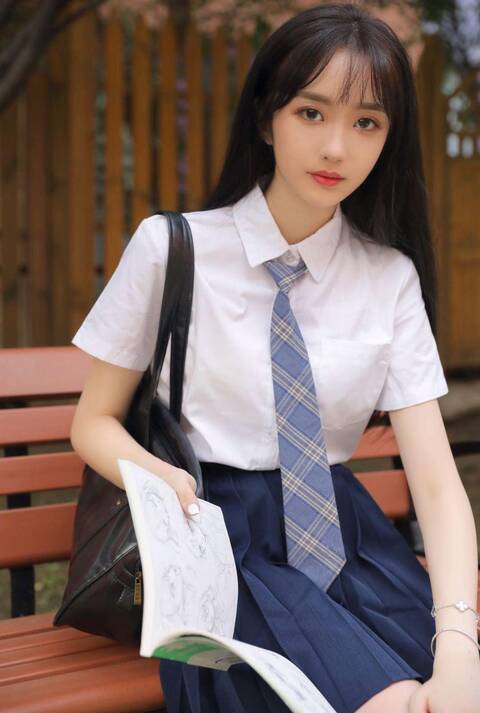 北京大学生外围女模特真实北京外国语学院英语系校花 173胸D 真实在线预约