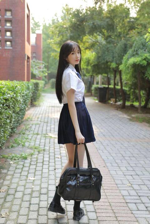 北京大学生外围女模特真实北京外国语学院英语系